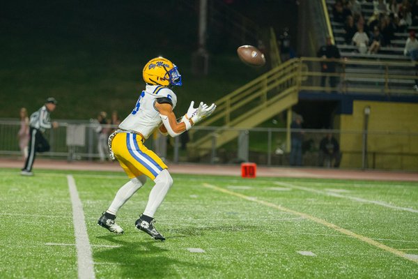 What Are the Latest Accessories Transforming UK Women's Fashion?